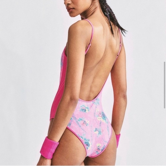 NWOT LoveShackFancy x Beach Riot One Piece - Picture 2 of 4